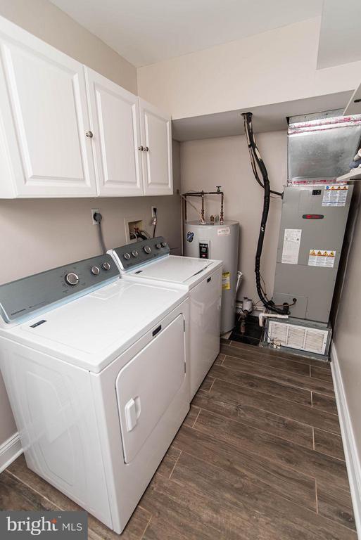 Building Photo - 239 Oakridge Dr