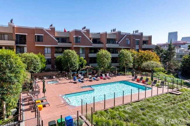 Building Photo - 101 Lombard St