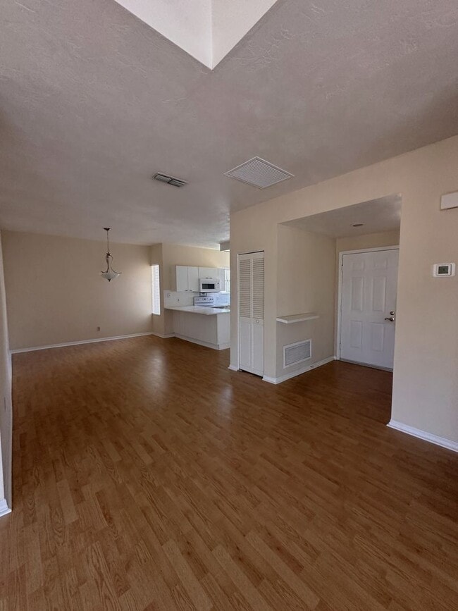 Building Photo - 2 Bedroom 2 Bath in Plantation Bay in Ormond Beach