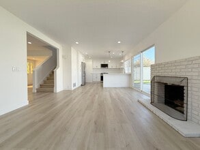 Building Photo - Stunning Remodeled Home in South Huntington Beach – Minutes to the Beach!