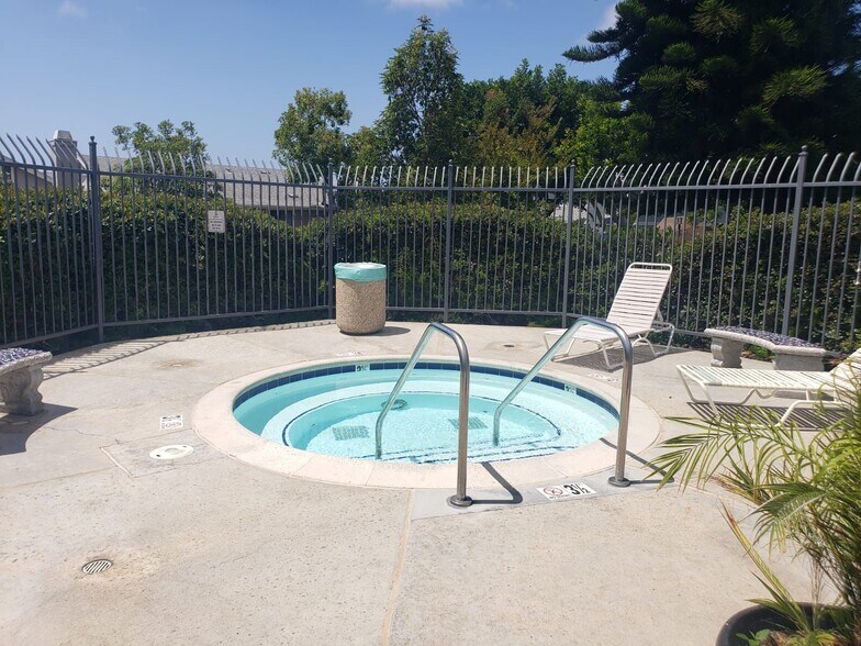 Building Photo - 406 Windjammer Cir