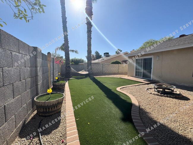Building Photo - BEAUTIFULLY REMODELED 3 BEDROOM HOME WITH ...