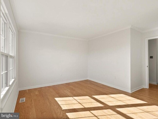 Building Photo - 15278 Cloverdale Rd