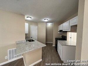 Building Photo - 4014 Colonial Sun Dr