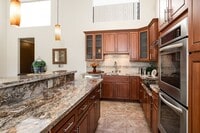 Building Photo - A Spacious 2 bedroom, 2 bathroom Townhouse - Upscale That’s Right On Trend