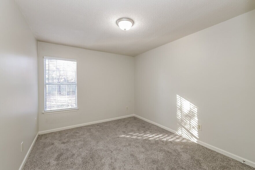 Building Photo - 2581 Arborgreen Cove