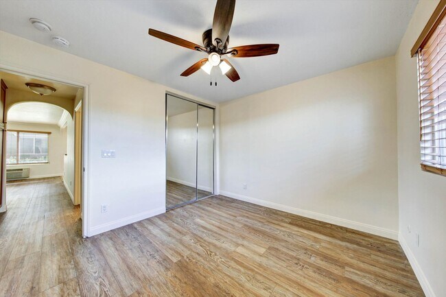 Building Photo - 792 Avocado Ave