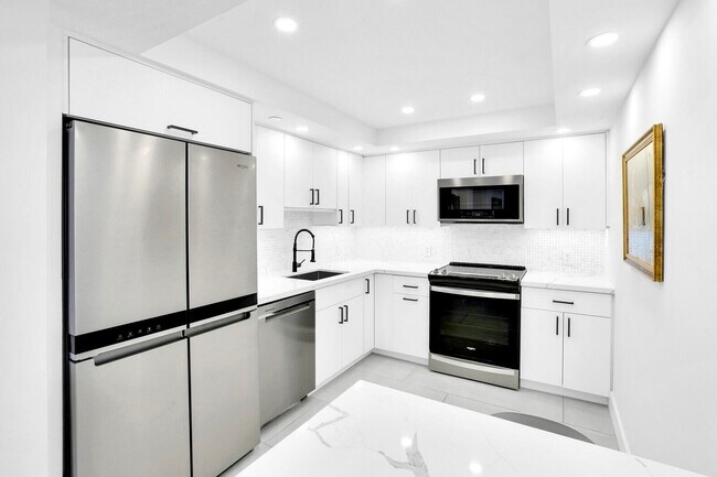 Building Photo - 4101 N Ocean Blvd
