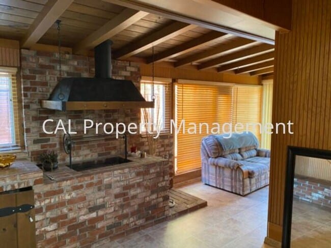 Building Photo - Beautiful 4 Bedroom Home in Salinas, CA