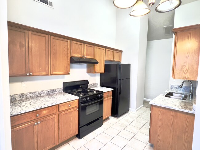 Building Photo - 3694 Sapphire Ct