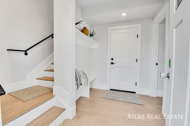 Building Photo - 6643 W 52nd Dr