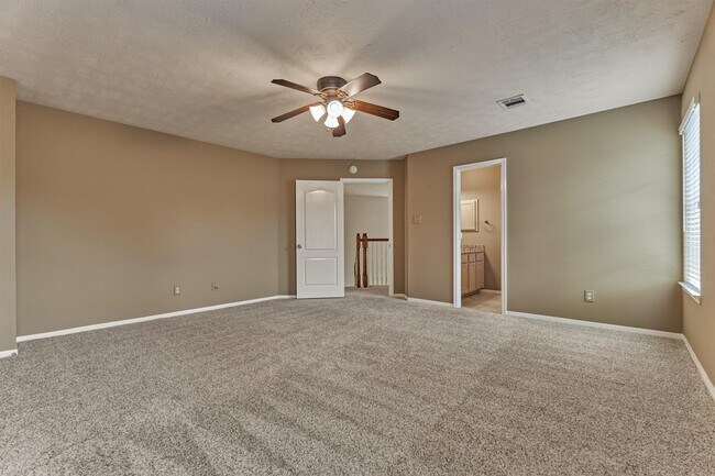 Building Photo - 6615 Haughton Dr