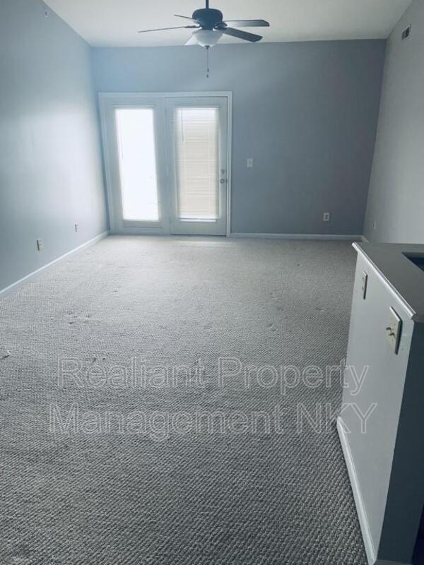 Building Photo - 1065 Wellington Dr