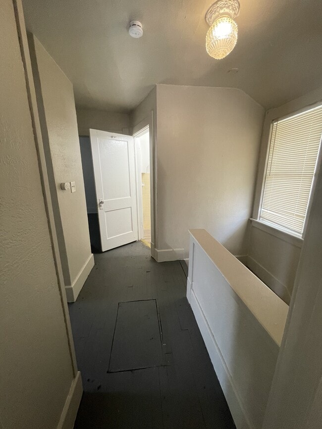 Building Photo - 4208 Asbury Dr