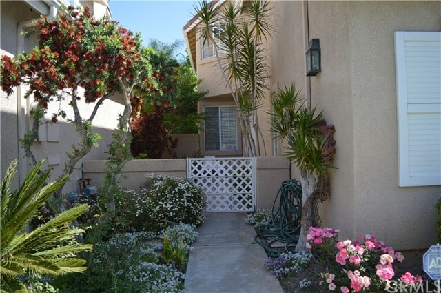 Building Photo - 15272 Rousseau Ln