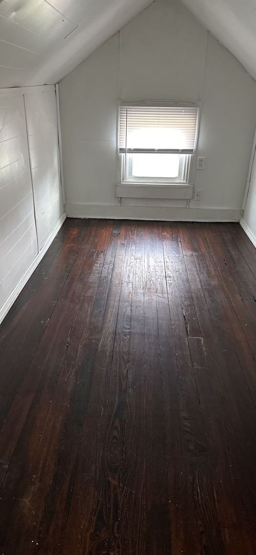 Building Photo - **Deposit Special $500** 526 Brandt 3BR/1B...