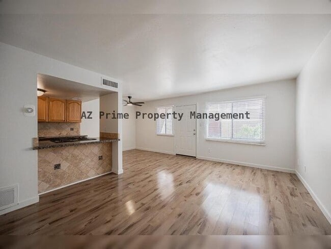 Building Photo - 8113 E Glenrosa Ave