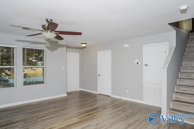 Building Photo - 3703 Avalon Lake Dr SW