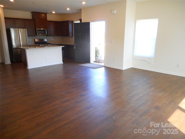 Building Photo - 5207 Maynard Hl Dr
