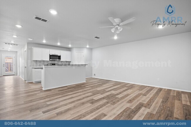 Building Photo - 1105 N Englewood Ave