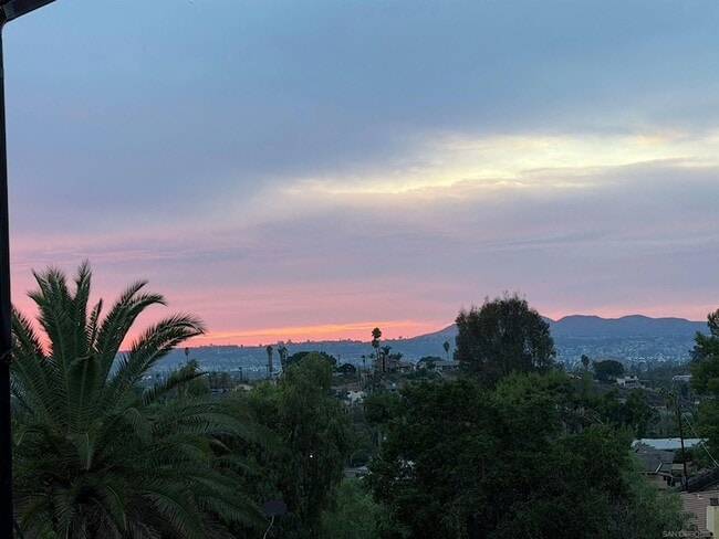 Building Photo - 2062 Valley Rim Rd