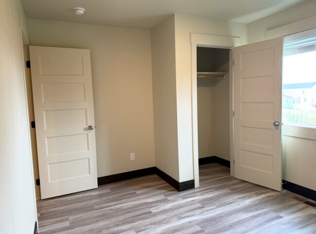 Building Photo - Modern Kalispell Home