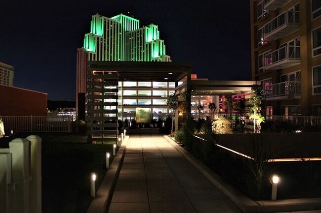 Building Photo - At the Montage!!! 1 bedroom 1 bath luxury ...