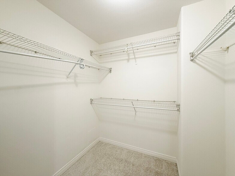 Building Photo - 144 S 3rd St