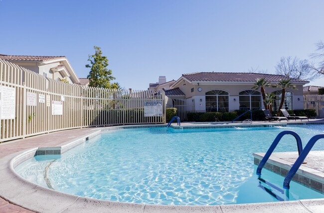 Building Photo - Downstairs condo located in Summerlin