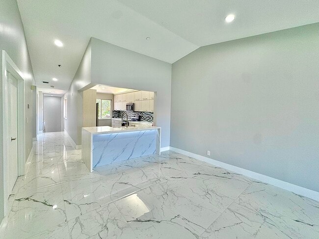Building Photo - 340 NW 67th St