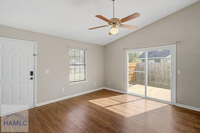 Building Photo - 1384 Forest Lake Dr