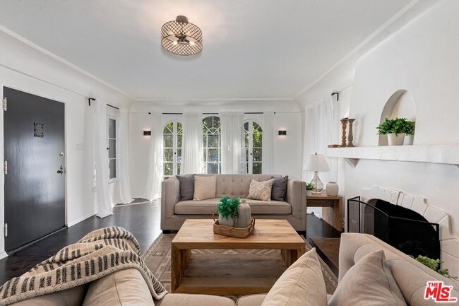 Building Photo - 373 S Crescent Heights Blvd
