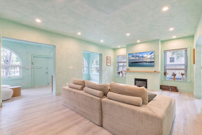 Building Photo - 22 NE 44th St