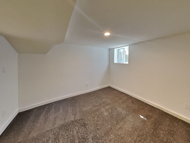 Building Photo - Gaskill Gem 4/2 with Studio ADU Included