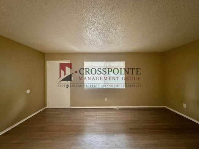 Building Photo - AVAILABLE! 1 Bed 1 Bath Apartment Near Downtown Tyler!