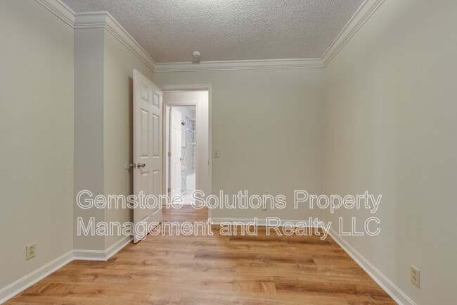 Building Photo - 5580 Hargrove Rd