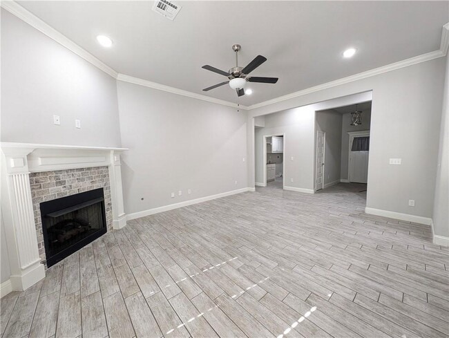 Building Photo - 5602 Sapphire Dr