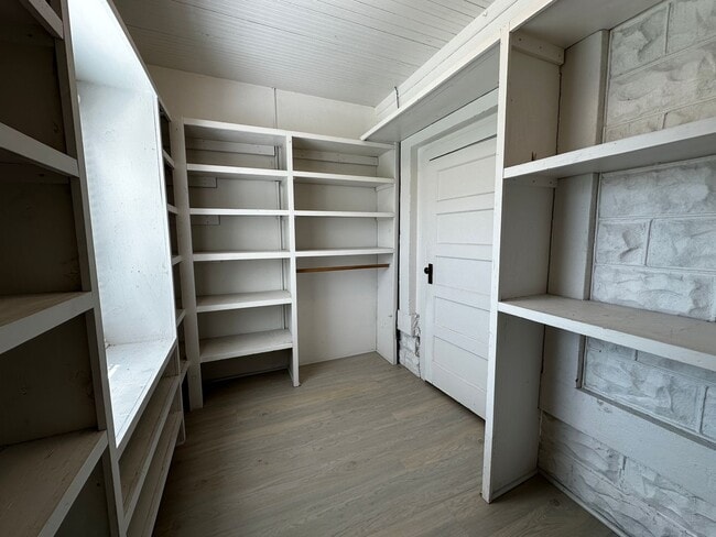 Building Photo - Two bedroom, one bath on west Line Street