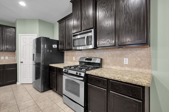 Building Photo - 23310 E Pine Ivy Ln
