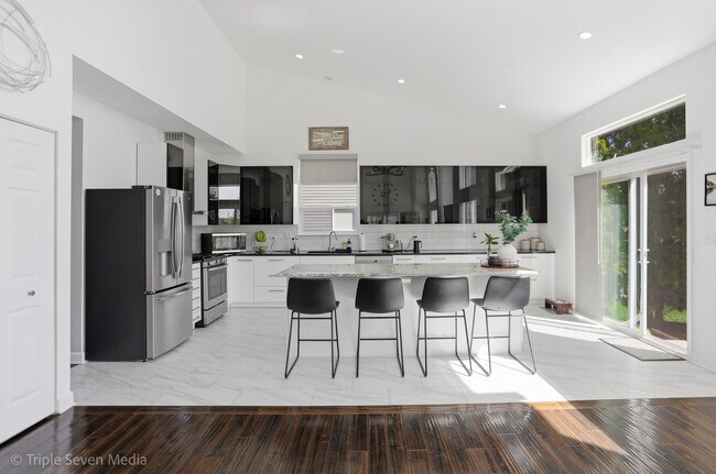 Building Photo - 1260 White Chapel Ln