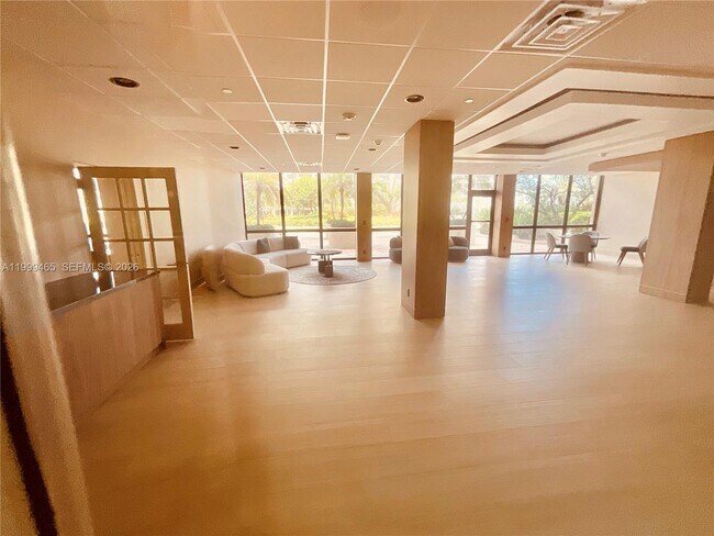 Building Photo - 4900 N Ocean Blvd