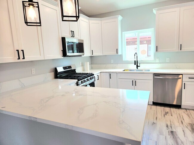 Building Photo - BRAND NEW 3/2 BATH home available for rent in Central BHC.