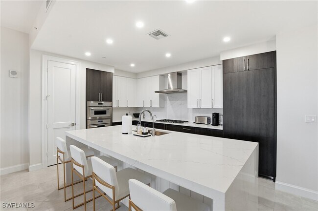 Building Photo - 1125 Central Ave