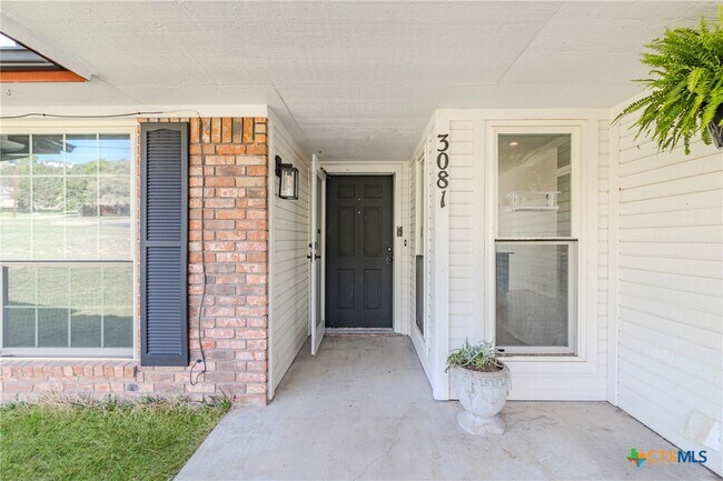 Building Photo - 3081 Colorado Dr