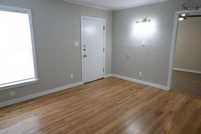 Building Photo - 3303 Sherwood Ln