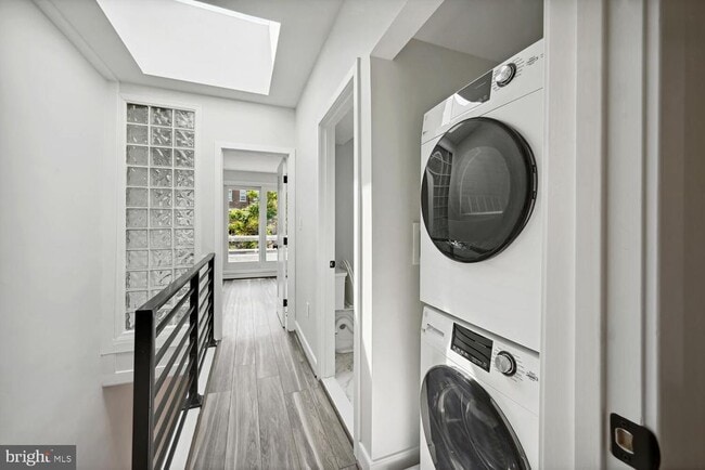 Building Photo - 1850 Ingleside Terrace NW