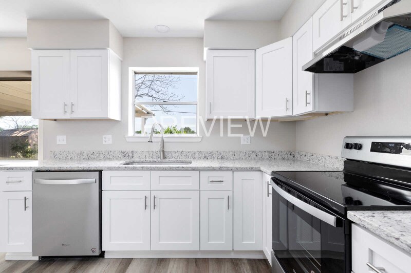 Building Photo - 178 Oakside