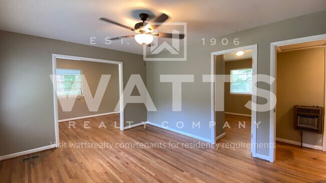 Building Photo - Comfortable 3 Bedroom/1 Bath Home in Fores...