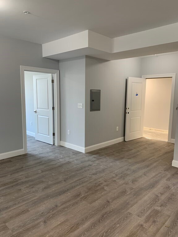 Building Photo - 599 Summer St