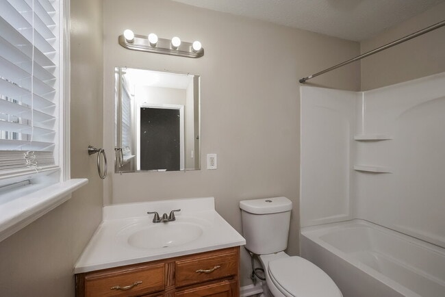 Building Photo - 127 Agin Way